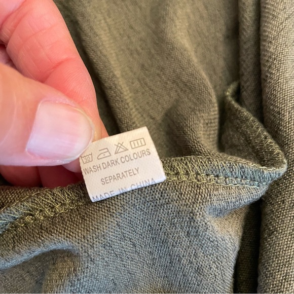 Amaryllis Cut Out Tunic Sweater.  Size M - Picture 7 of 7